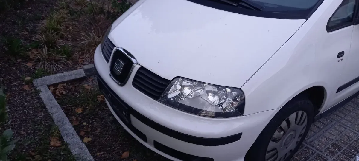 Seat Alhambra 2009 photo 2