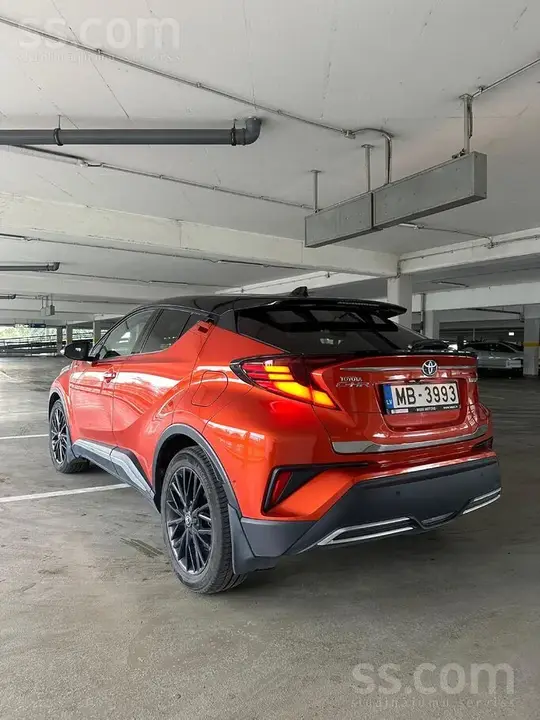 Toyota C-Hr 2020 photo 2