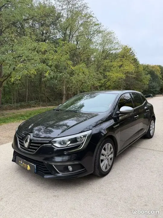 Renault Megane 2020 photo 2