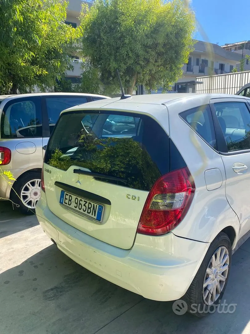 Mercedes-Benz A-Class 2010 photo 4
