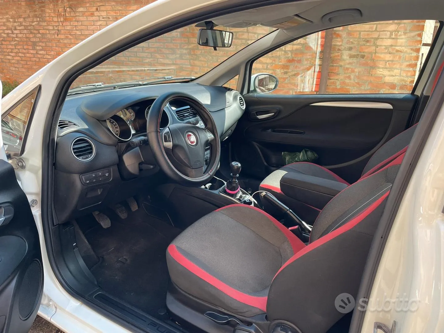 Fiat Punto 2012 photo 3