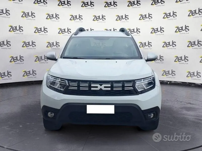 Dacia Duster 2023 photo 2