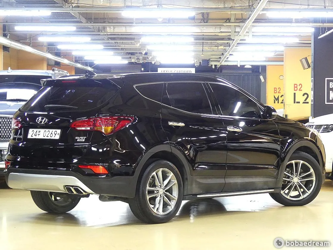 Hyundai Santa Fe 2017 photo 3