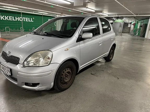 Toyota Yaris 2004 photo 4
