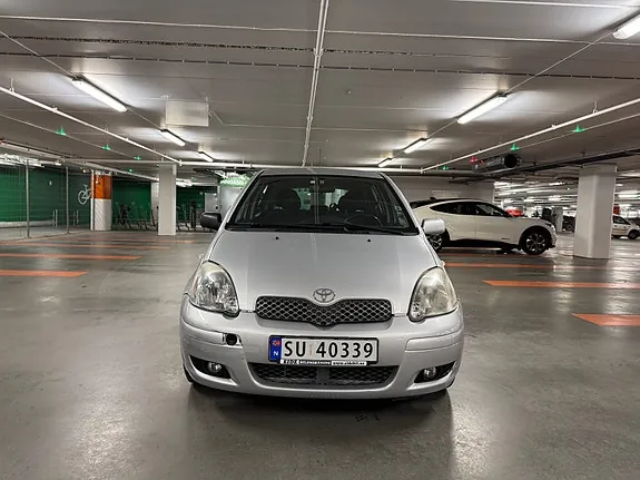 Toyota Yaris 2004 photo 2