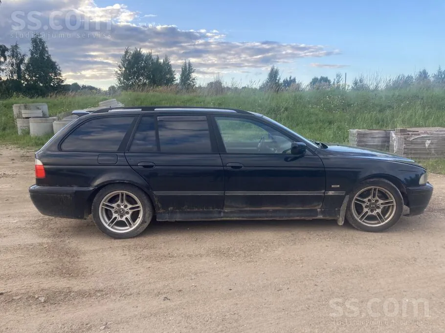 BMW 530