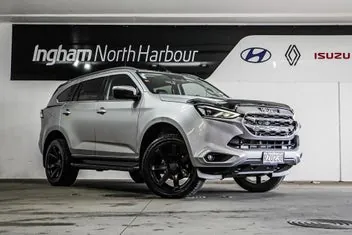 Isuzu Mu-X 2022 photo 2