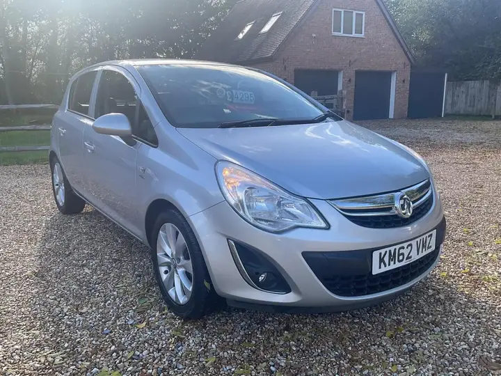 Vauxhall Corsa 2012 photo 2