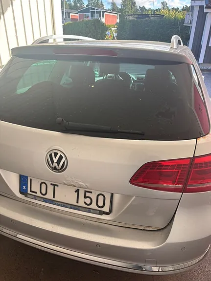Volkswagen Passat 2011 photo 2