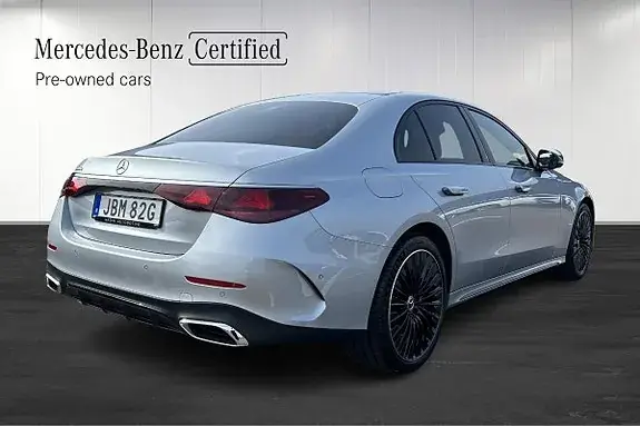 Mercedes-Benz E 300 2026 photo 4