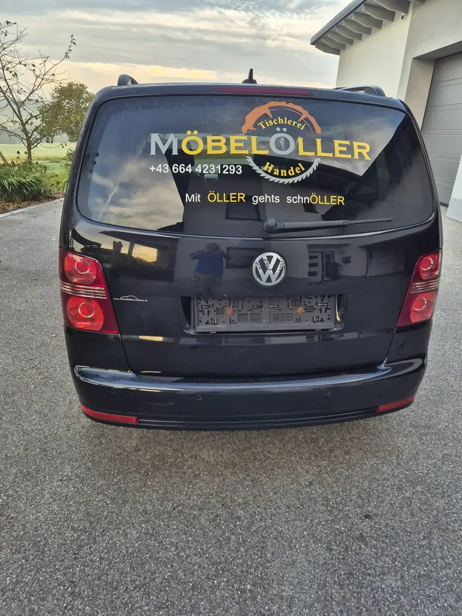 Volkswagen Touran 2009 photo 2