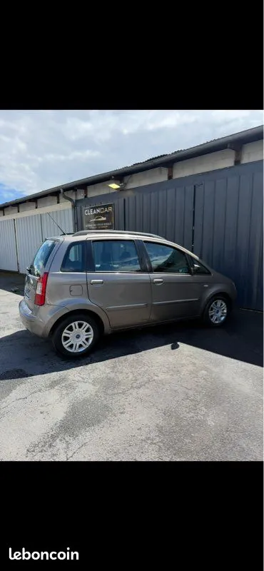 Fiat Idea 2006 photo 2