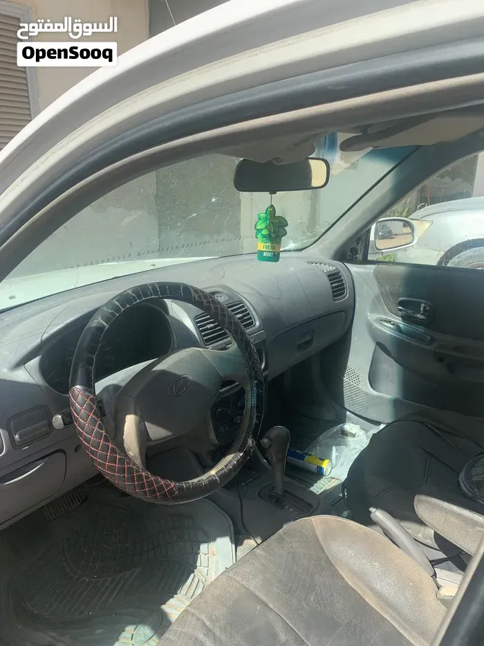 Hyundai Verna 2002 photo 3