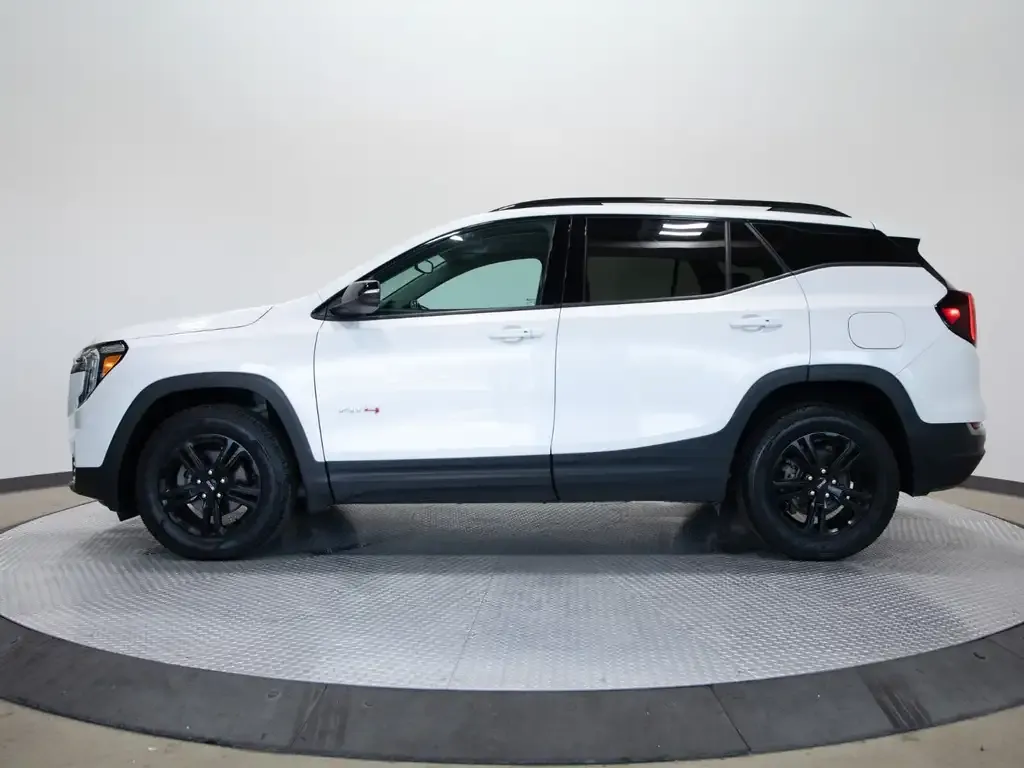 GMC Terrain 2022 photo 2