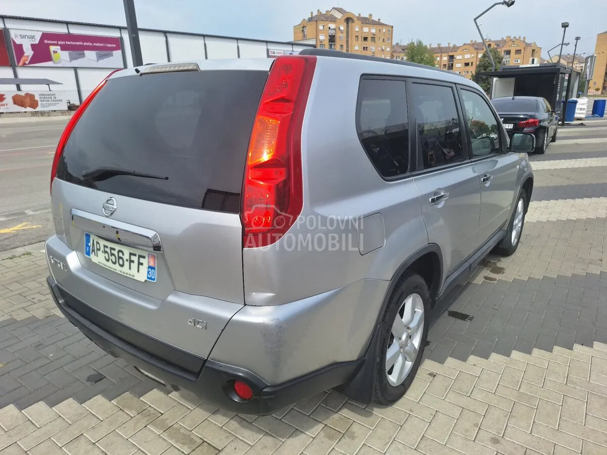 Nissan X-Trail 2010 photo 5