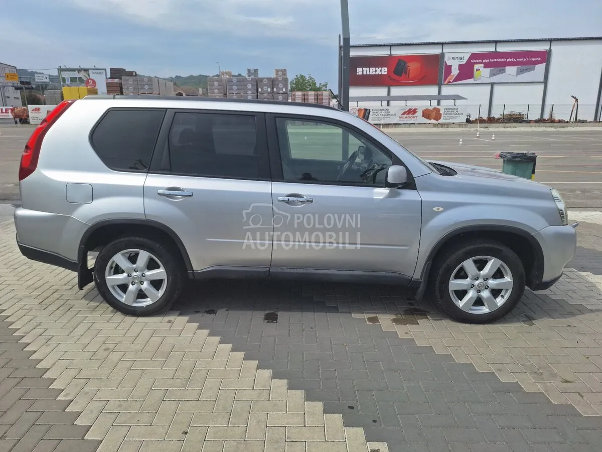 Nissan X-Trail 2010 photo 4