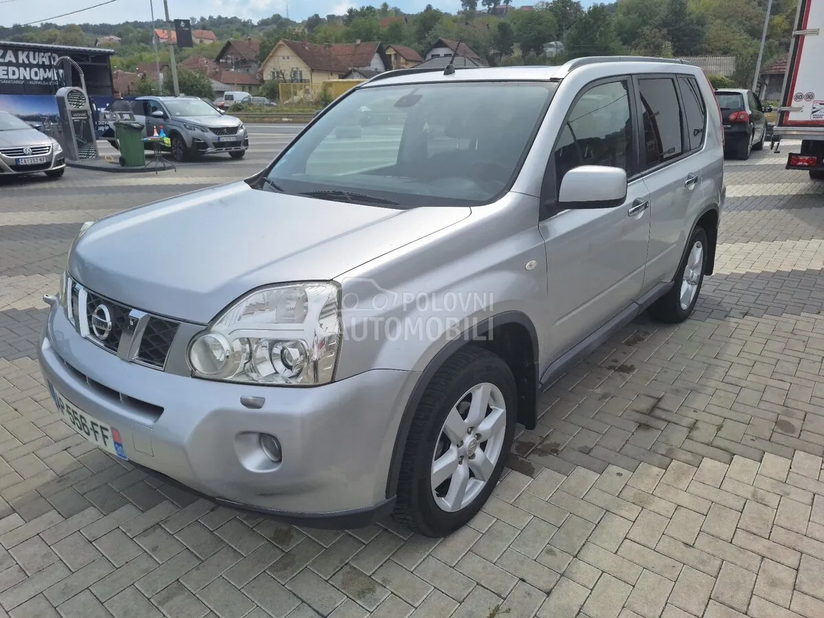 Nissan X-Trail 2010 photo 2
