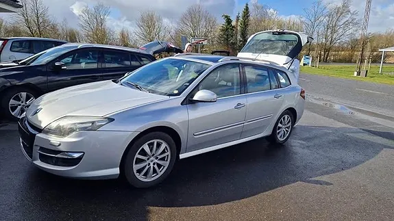 Renault Laguna Iii 2011 photo 2