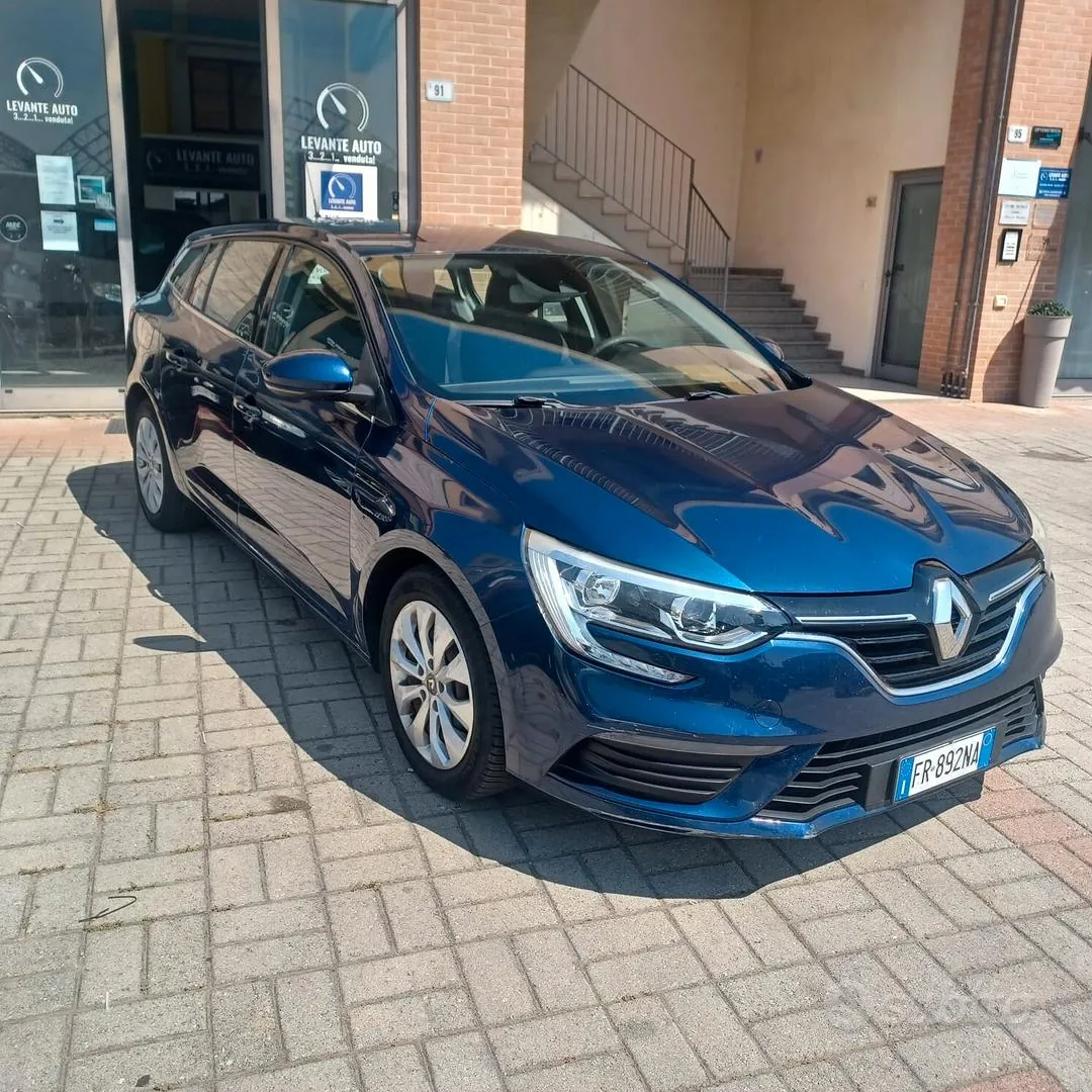 Renault Megane 2018 photo 3