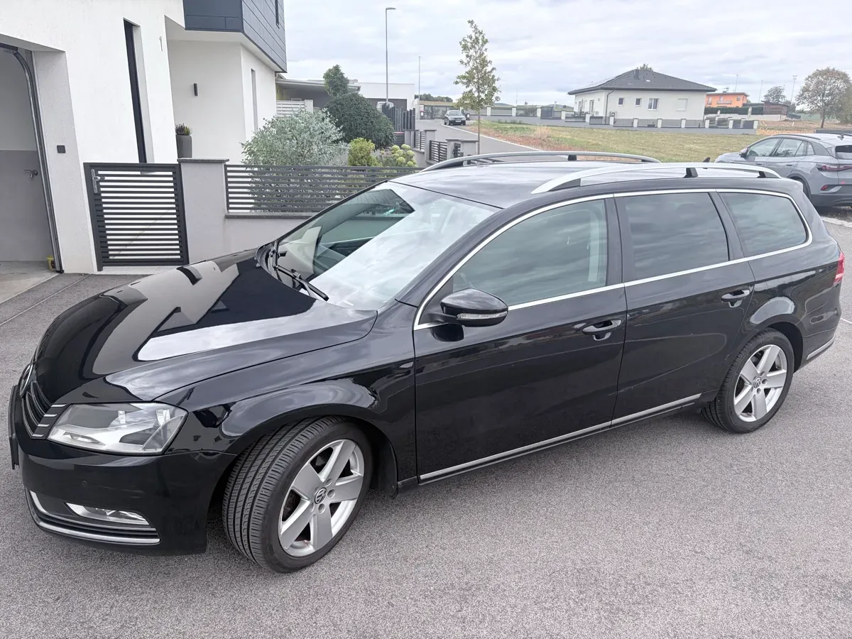Volkswagen Passat 2011 photo 2