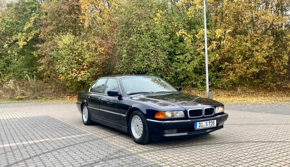 BMW E38 728I