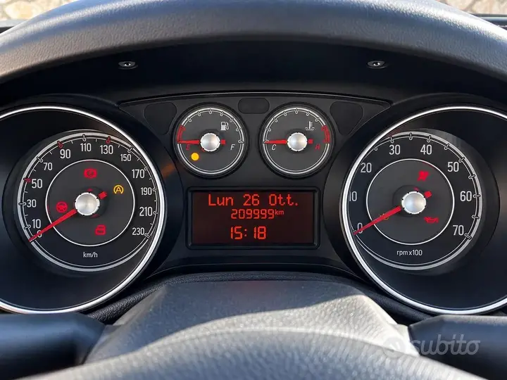 Fiat Punto 2012 photo 2