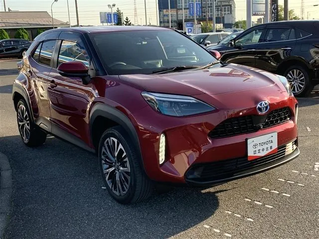 Toyota Yaris Cross Hybrid Z 2023 photo 2