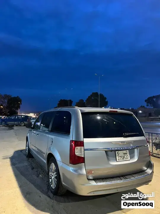 Chrysler Town & Country 2016 photo 3