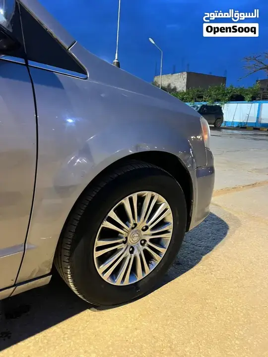 Chrysler Town & Country 2016 photo 4