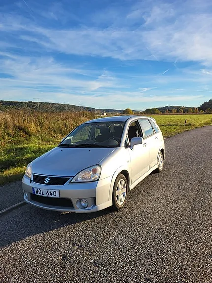 Suzuki Liana