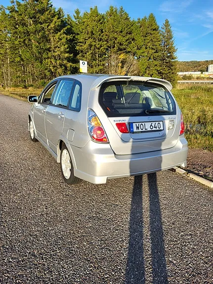 Suzuki Liana 2005 photo 2