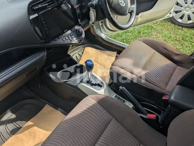 Toyota Aqua 2012 photo 3