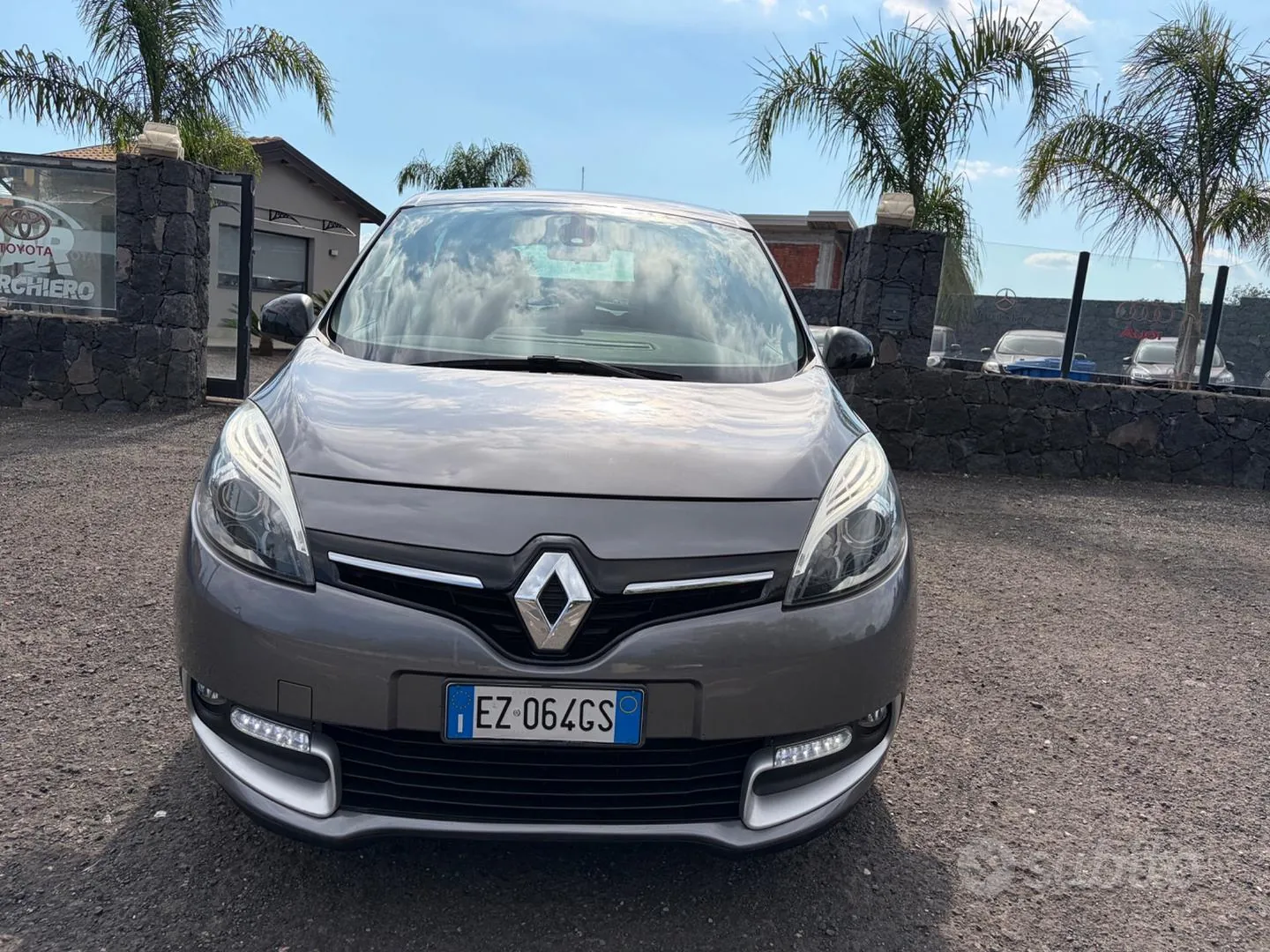 Renault Scenic 2015 photo 2