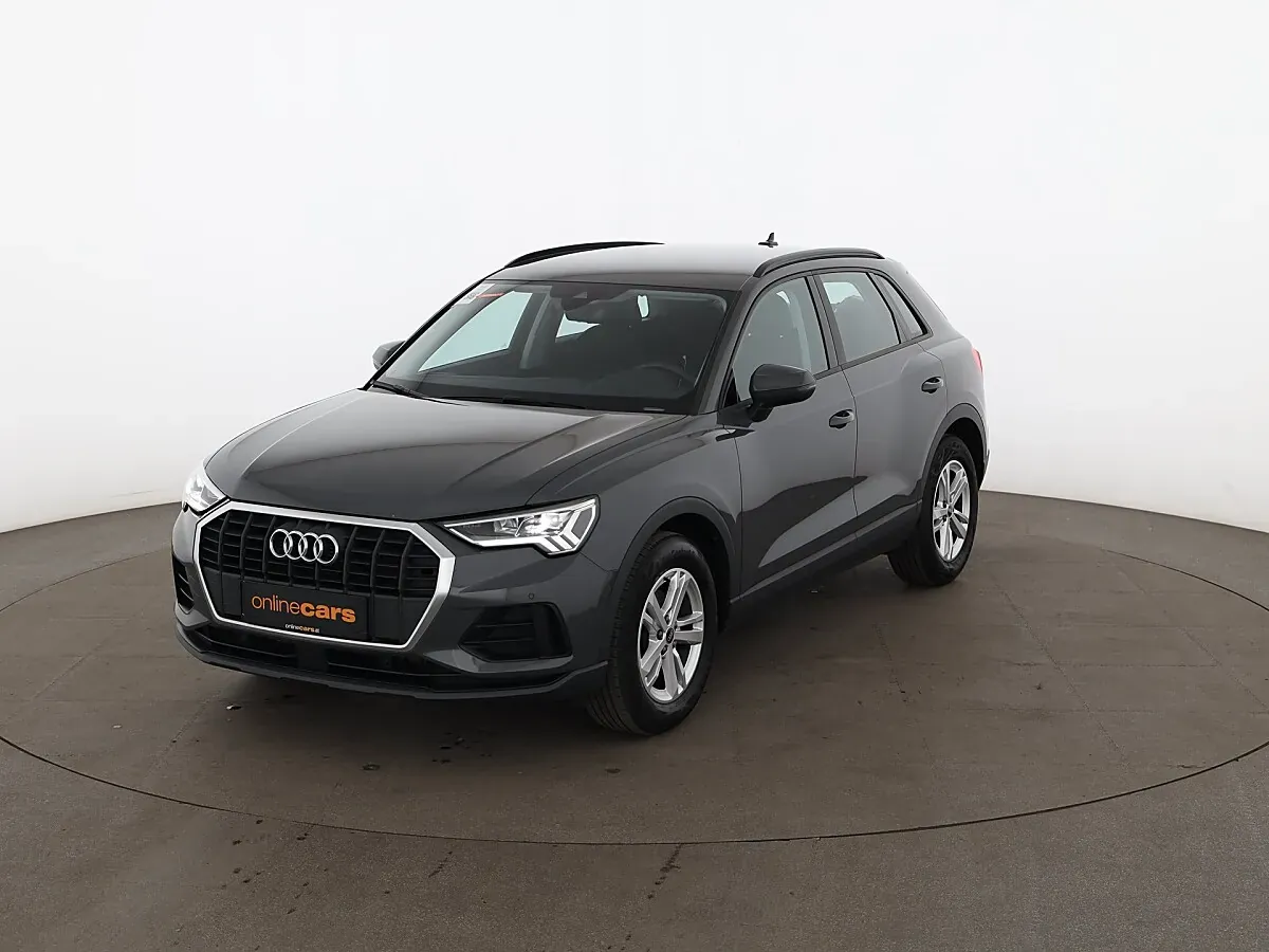 Audi Q3 2022 photo 2
