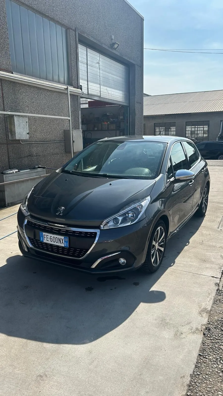 Peugeot 208 2016 photo 2