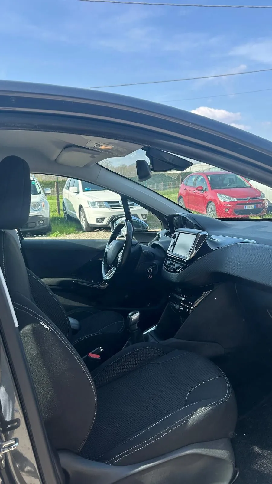 Peugeot 208 2016 photo 5