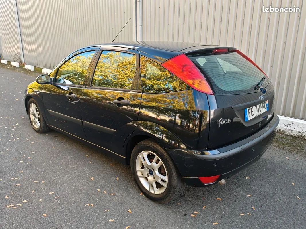 Ford Focus 2004 photo 2
