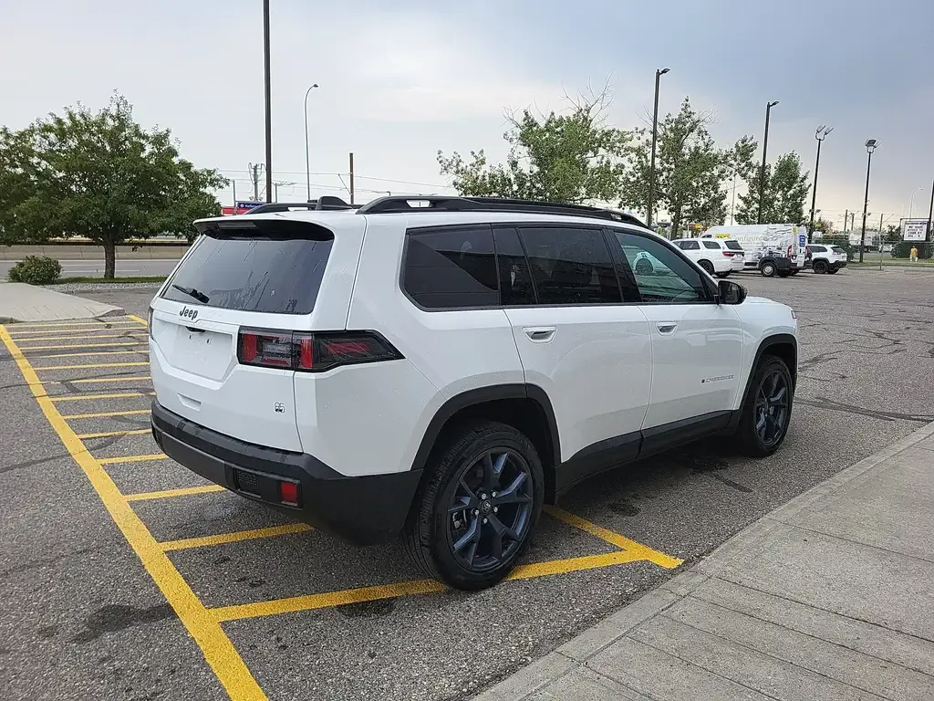 Jeep Cherokee 2026 photo 4