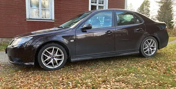 Saab 9-3 2011 photo 2