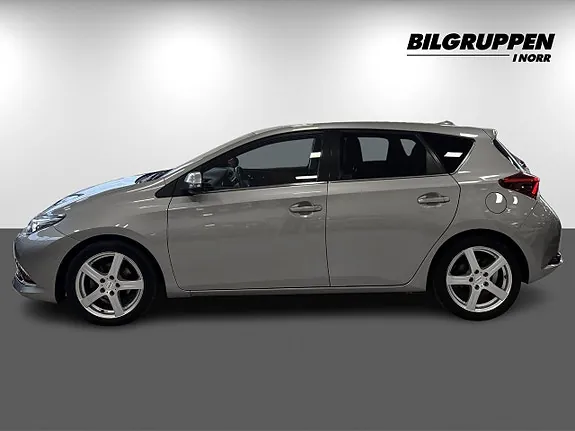 Toyota Auris 2015 photo 5