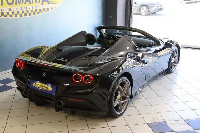 Ferrari F8 2023 photo 2