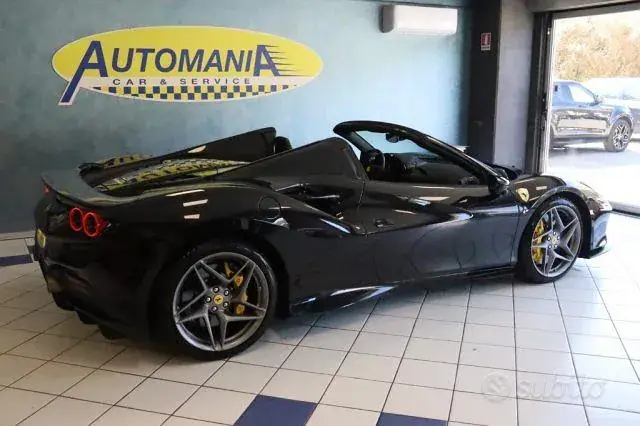 Ferrari F8 2023 photo 3