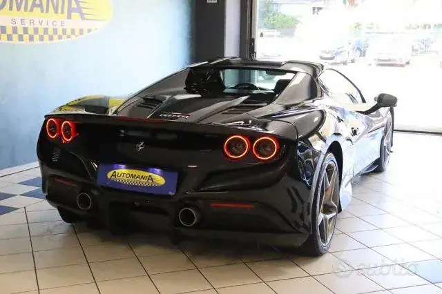 Ferrari F8 2023 photo 4