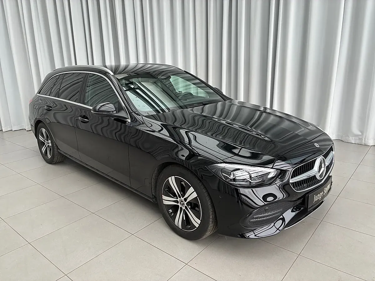 Mercedes-Benz C-Class 2025 photo 3