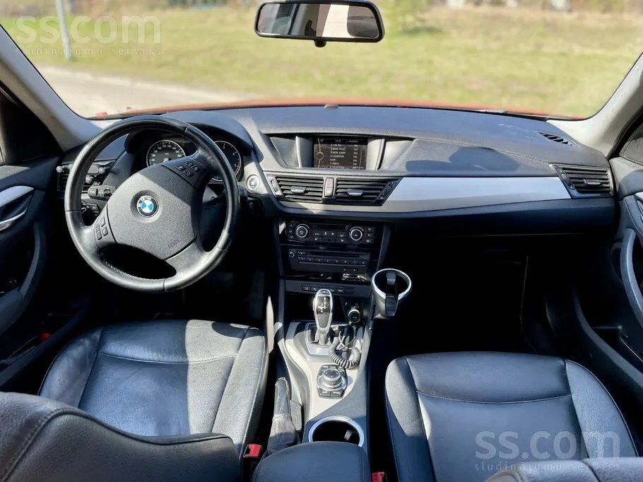 BMW X1 2012 photo 2
