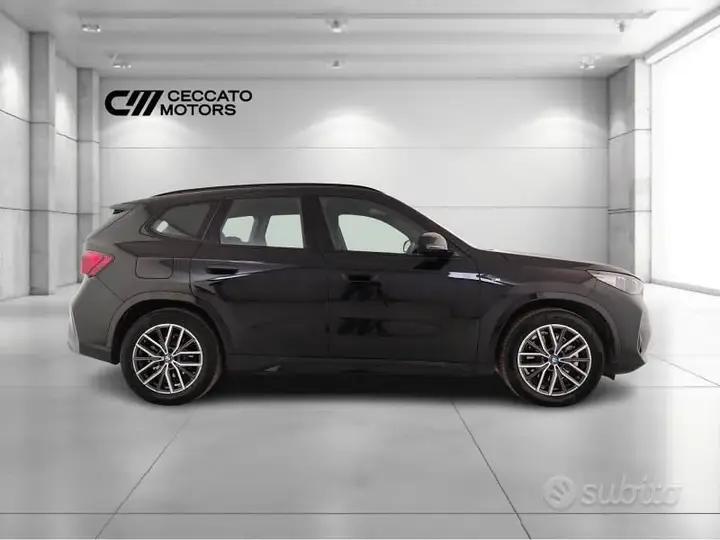 BMW Ix1 2024 photo 3