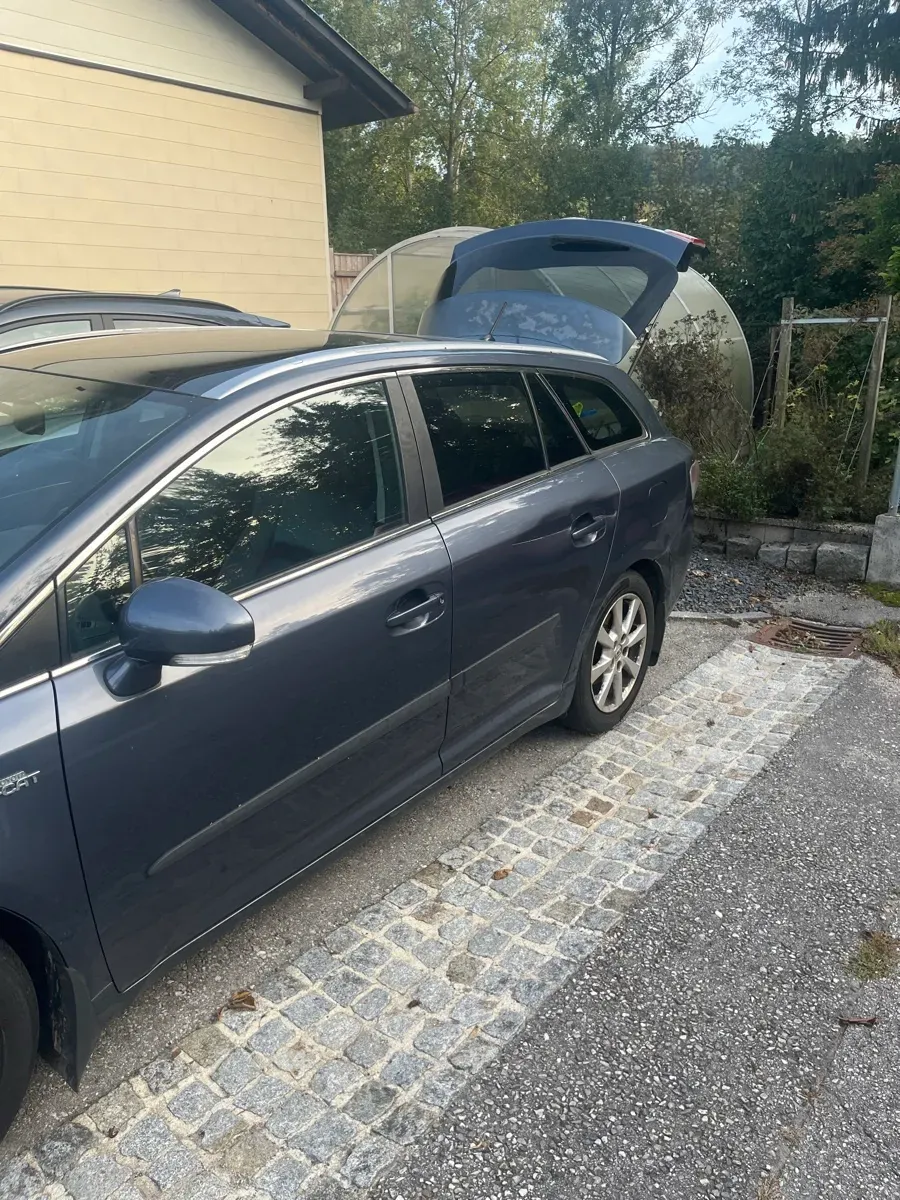 Toyota Avensis 2009 photo 3
