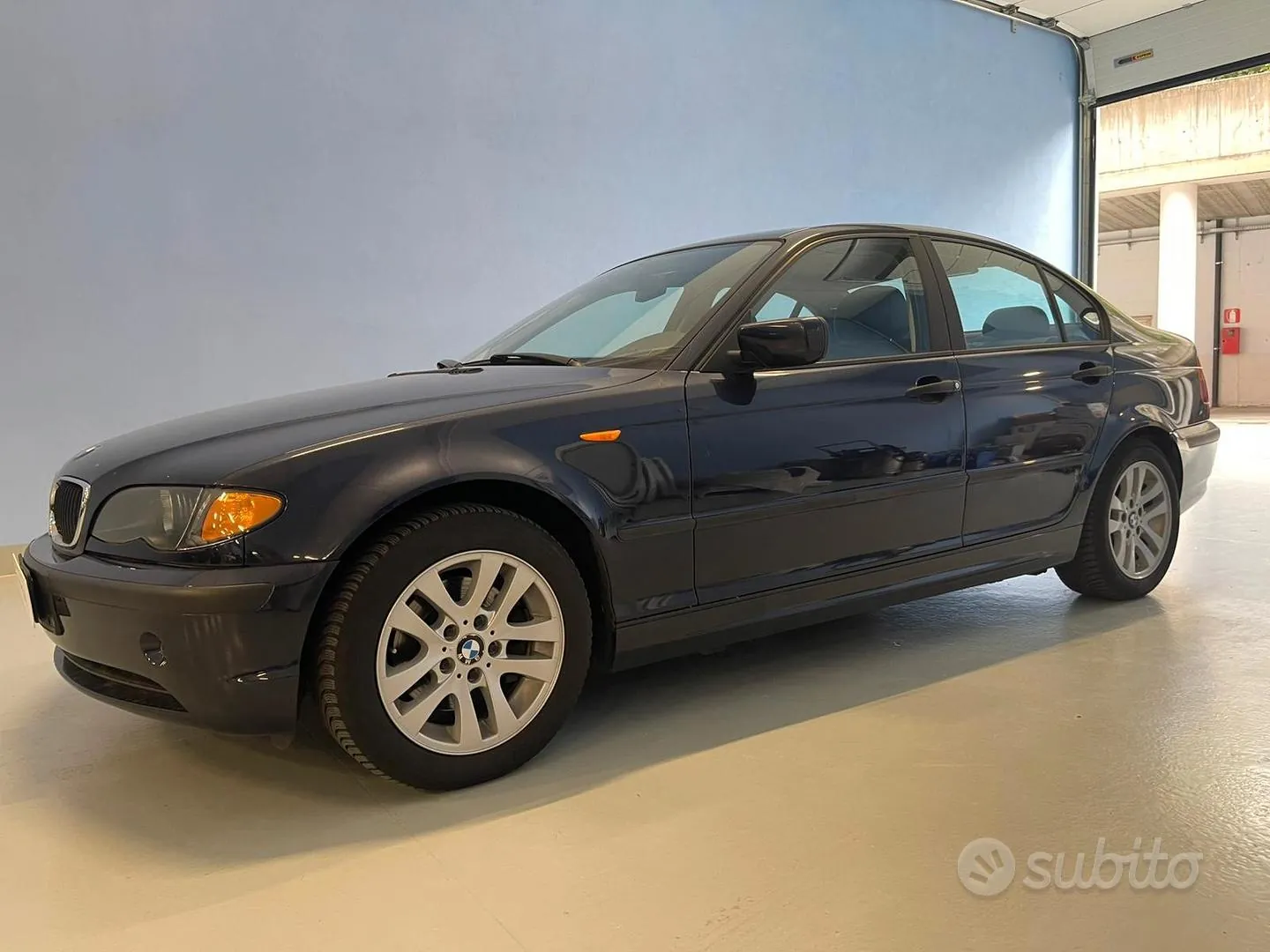 BMW 3 Series 2003 photo 2