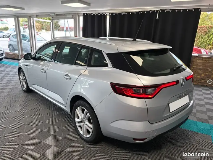Renault Megane 2019 photo 5