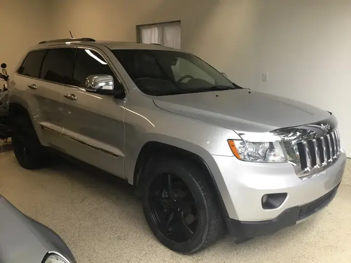 Jeep Grand Cherokee 2012 photo 2